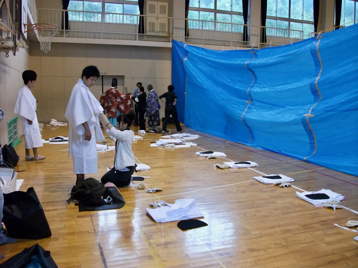 平安衣装に着替え