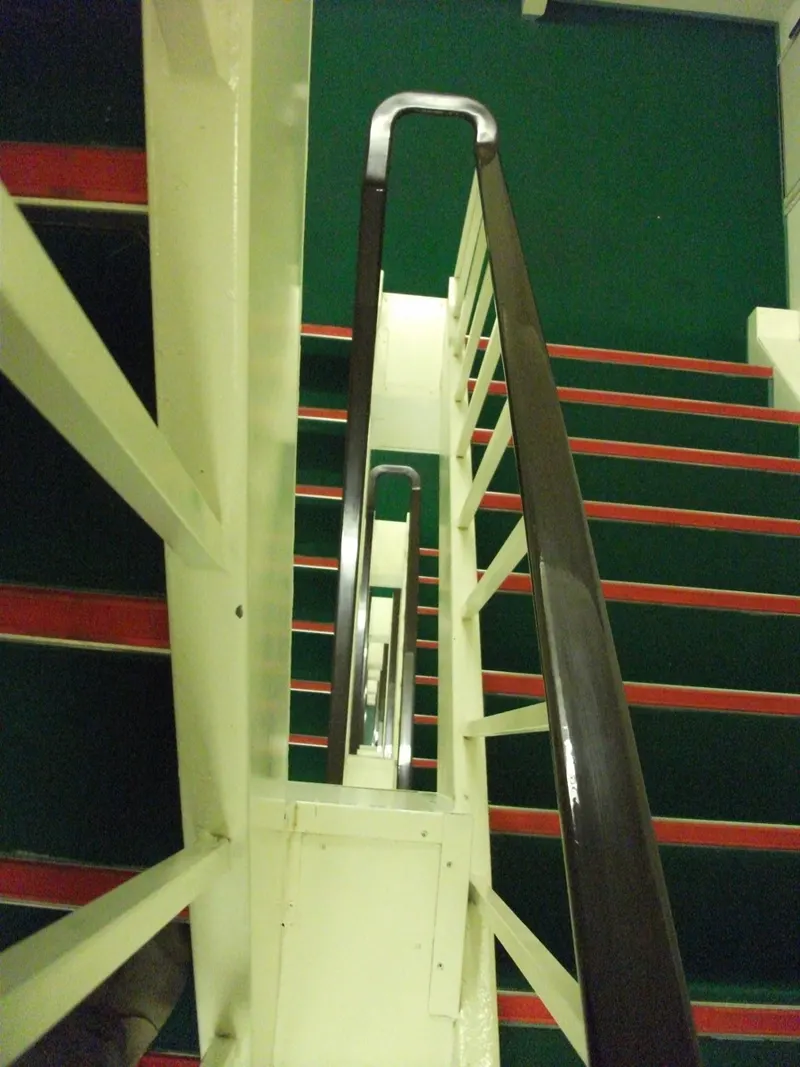 探査船ちきゅうの階段
