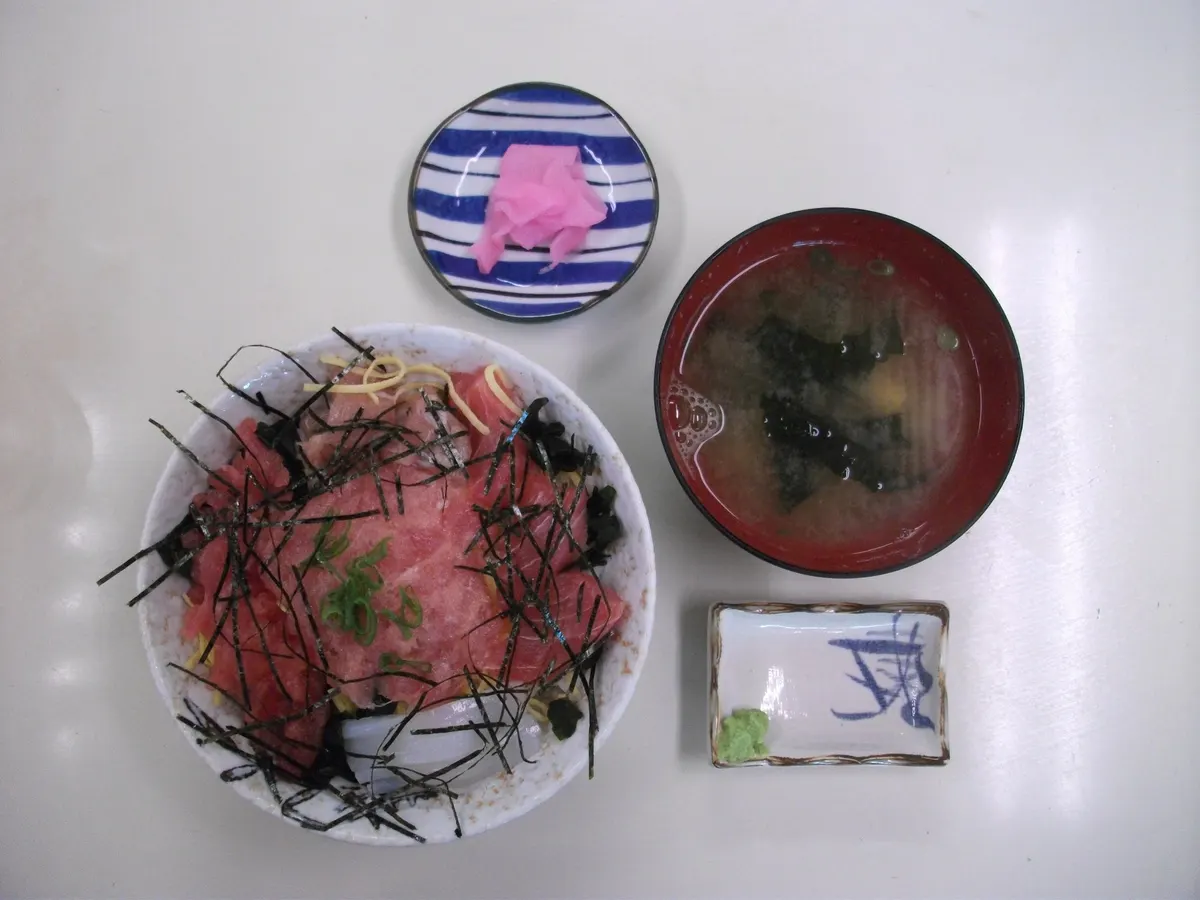 山賀ミックス丼