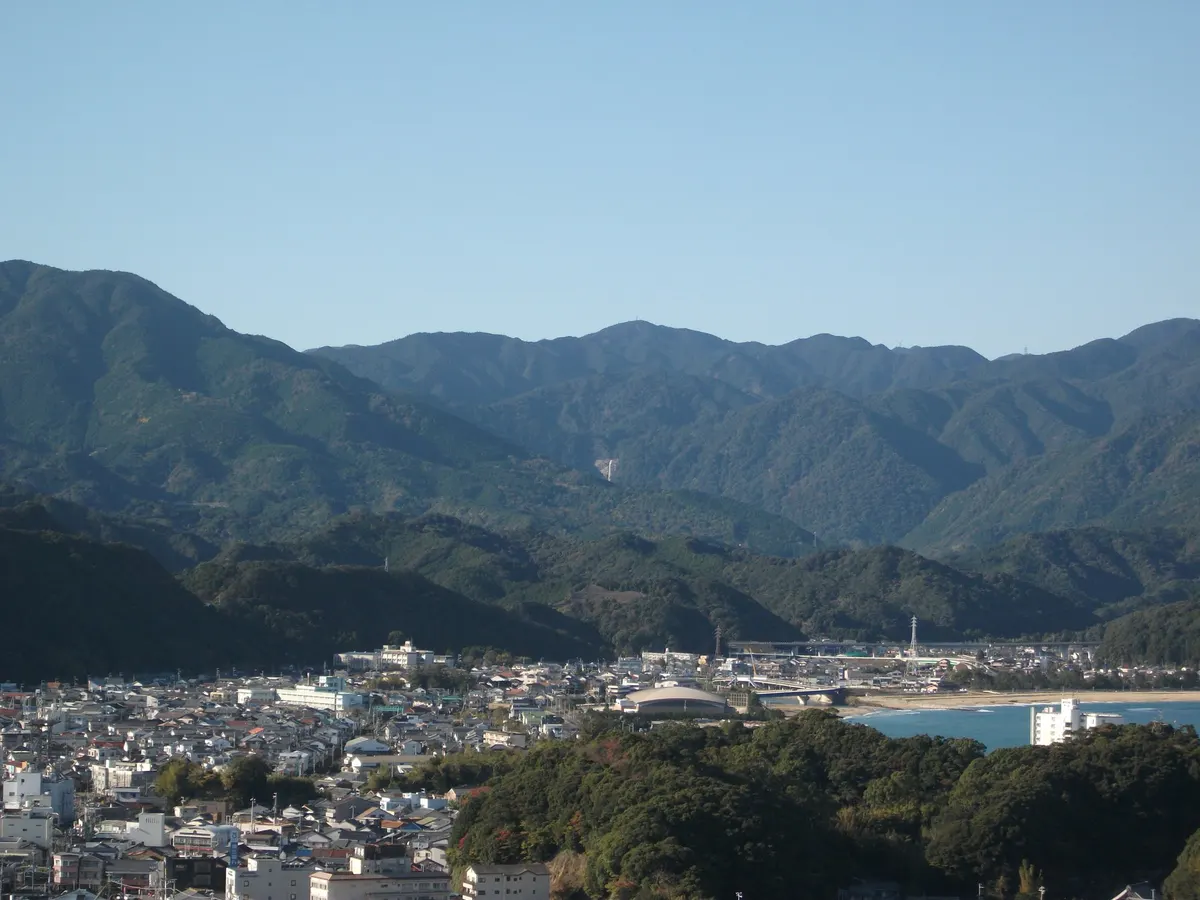 狼煙半島から見る那智の滝