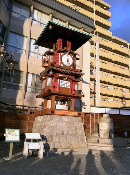 道後温泉駅前のからくり時計