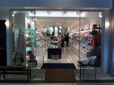 今治タオルショップの店内