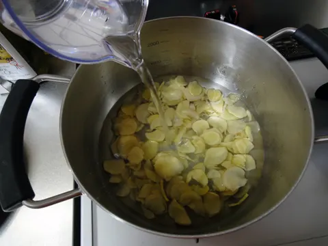 水を入れます